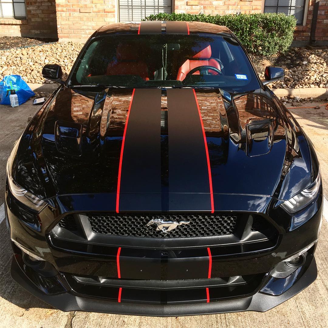 ford mustang racing stripes