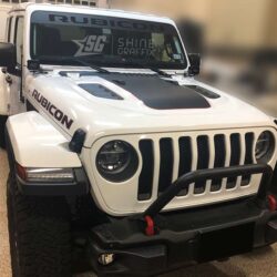 Jeep Rubicon WINDSHIELD Banner side view